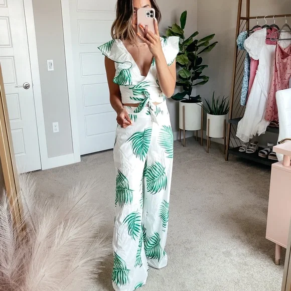 Palm Print Two Piece Set LIKE NEW - Picture 1 of 4